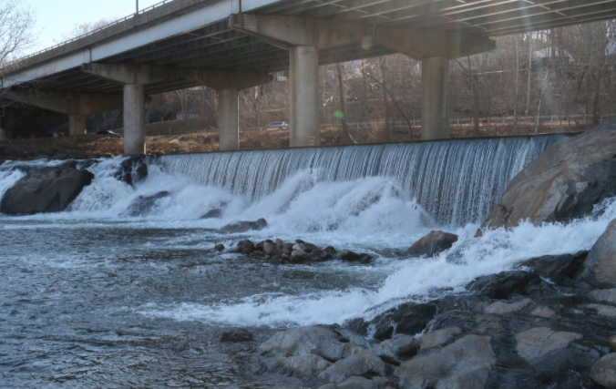 1681458241189467.png 水質(zhì)檢測儀檢測水質(zhì)