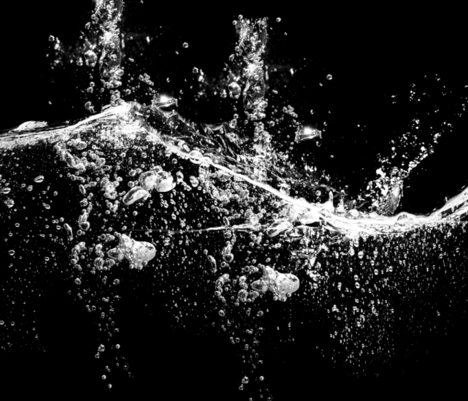 多參數(shù)水質(zhì)測(cè)定儀兼具智能數(shù)據(jù)分析功能，應(yīng)用更靈活